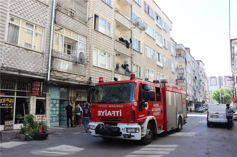 Kayseri Gülük Mahallesi'nde ev yangını