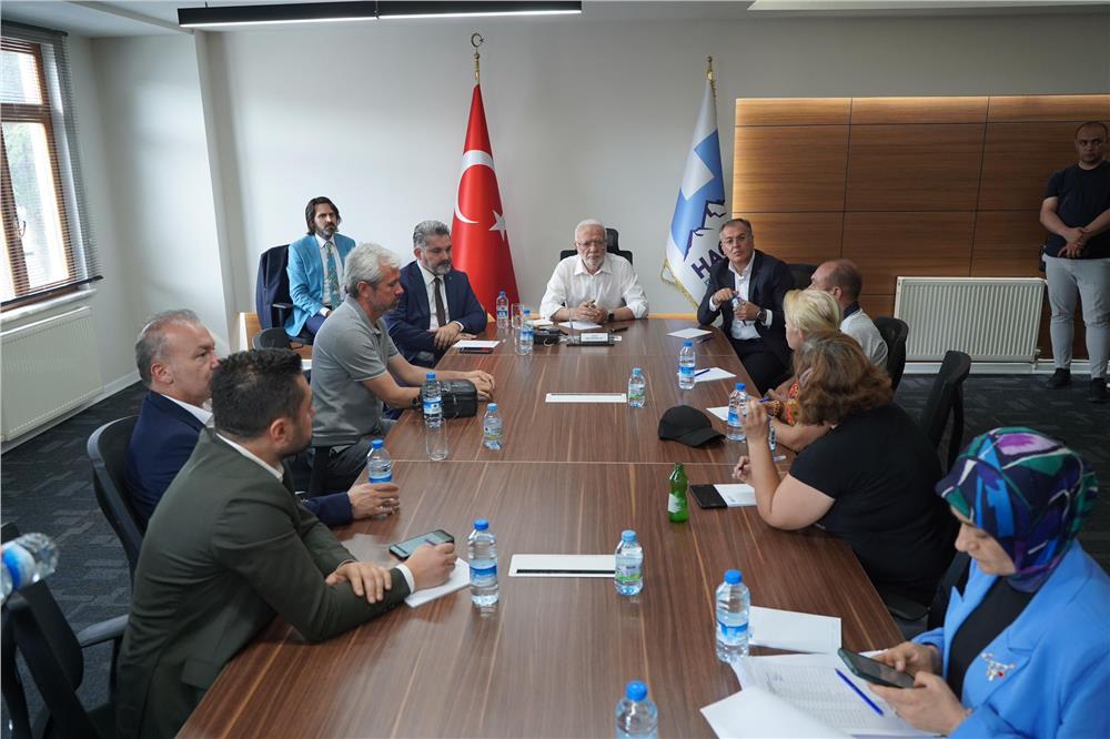 Kayseri’deki Kooperatif Mağdurları AK Parti Genel Başkan Vekili Mustafa Elitaş ile buluştu