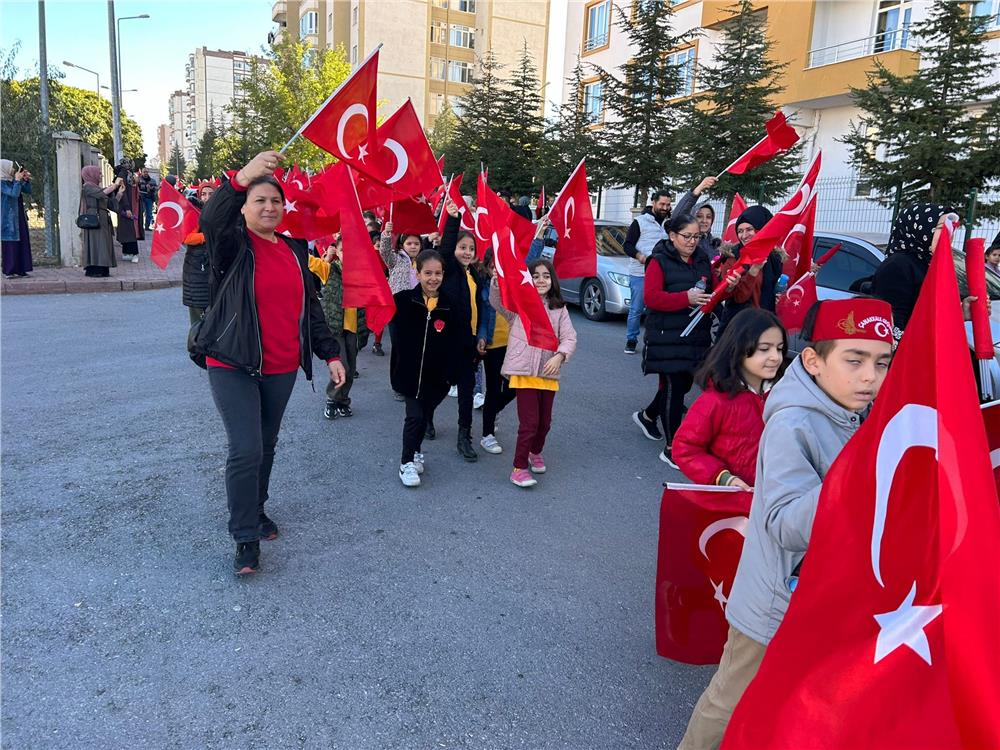 Öğrencilerden anlamlı yürüyüş