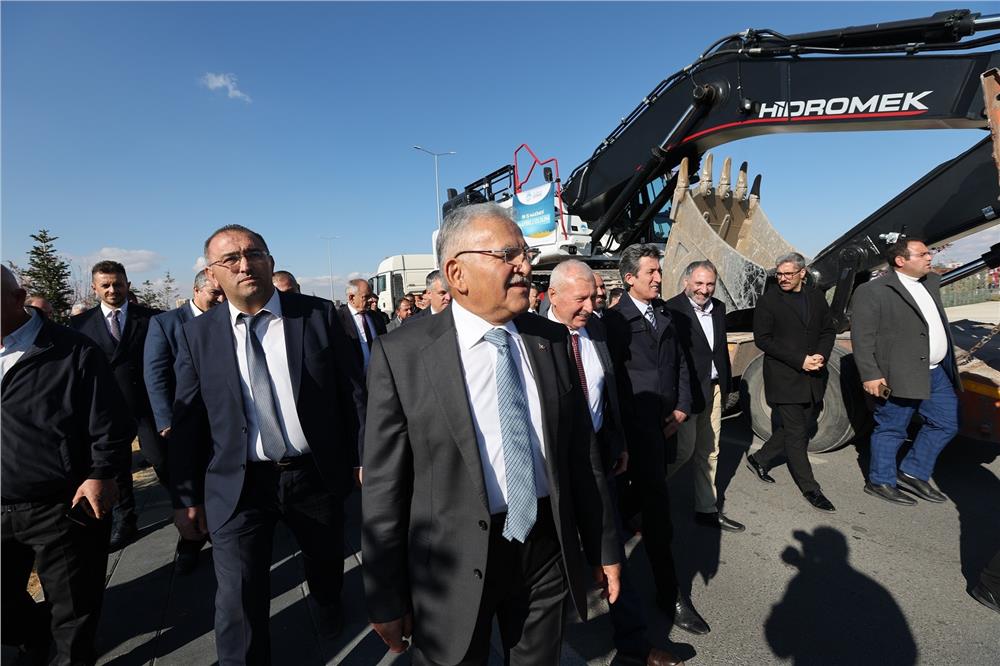 Başkan Büyükkılıç: “Hizmetten hizmete koşuyoruz”