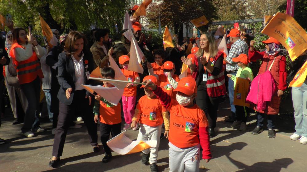 Lösemili çocuklar hem eğlendi hem moral buldu