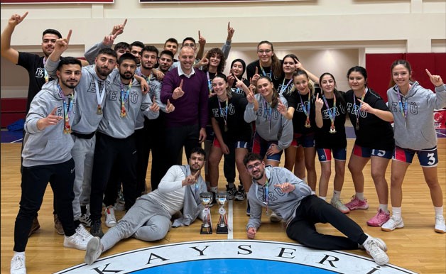 Erciyes Üniversitesi'nden çifte şampiyonluk