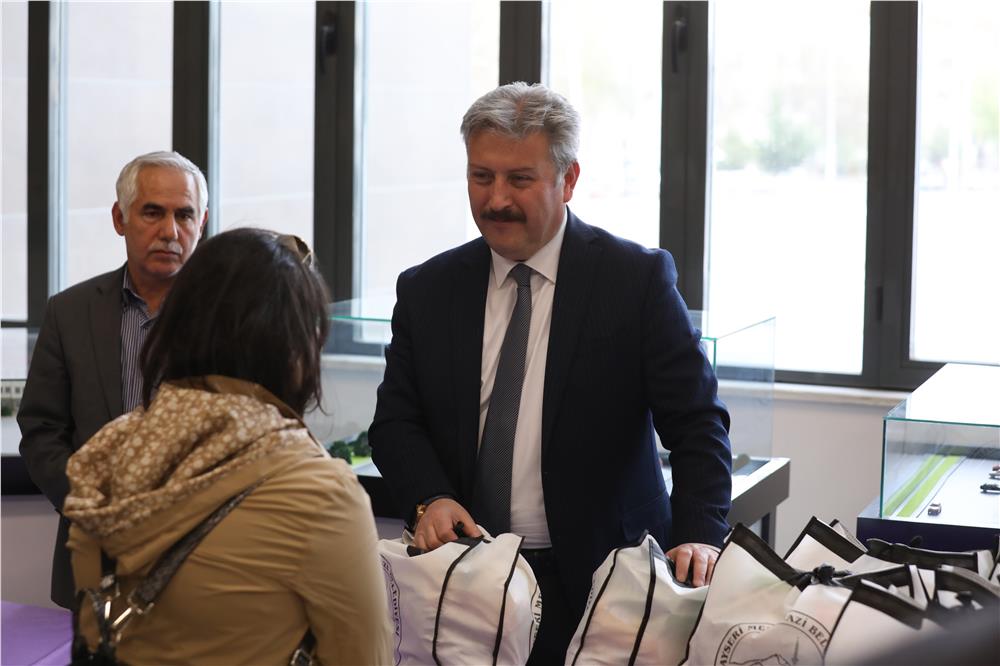 Melikgazi, çölyak hastalarının gönüllerine dokunmaya devam ediyor