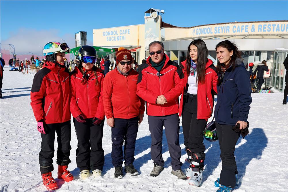 Başkan Özdoğan: Erciyes, dört mevsim güzellikler sunuyor