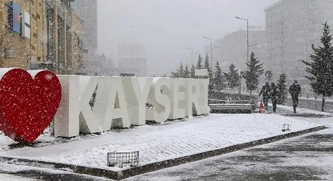 Kayseri'ye kuvvetli kar yağışı uyarısı